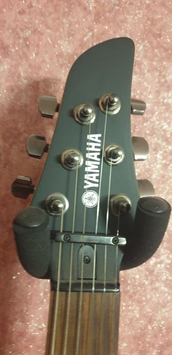 Электро-гитара ямаха