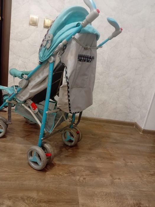 Продам коляску трость