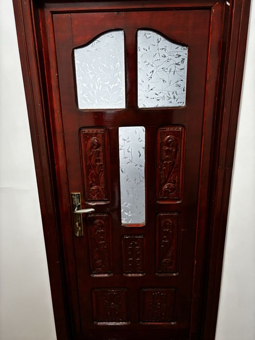 Usi interior din lemn