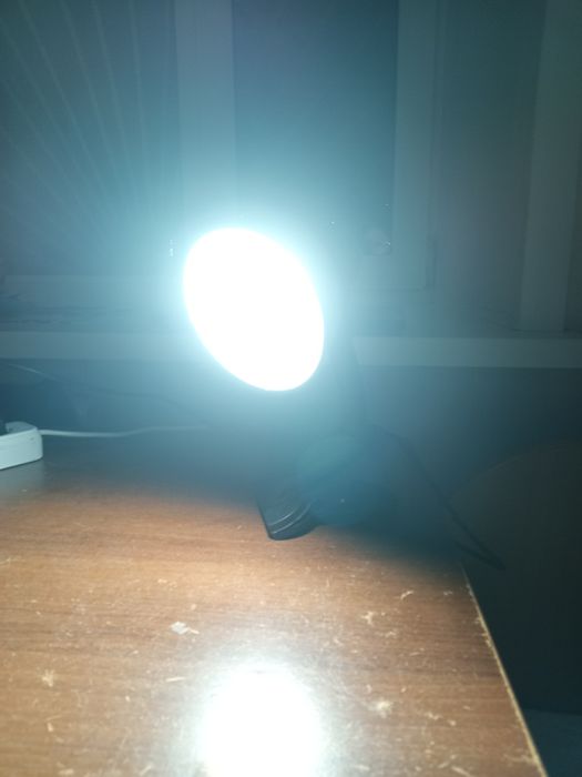 настольная лампа на прищепке