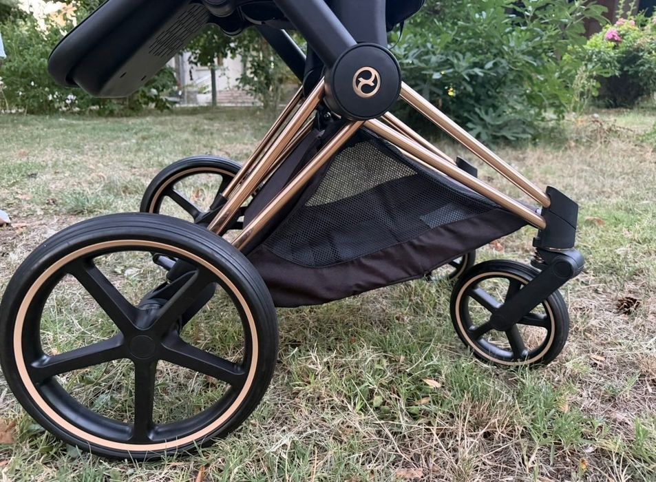 Бебешка количка Cybex Priam 4 Rose Gold в черно - кош за новородено и тапицерия 6м+