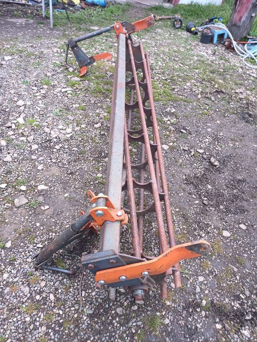 Ax cu suport freza agricola de pământ feraboli