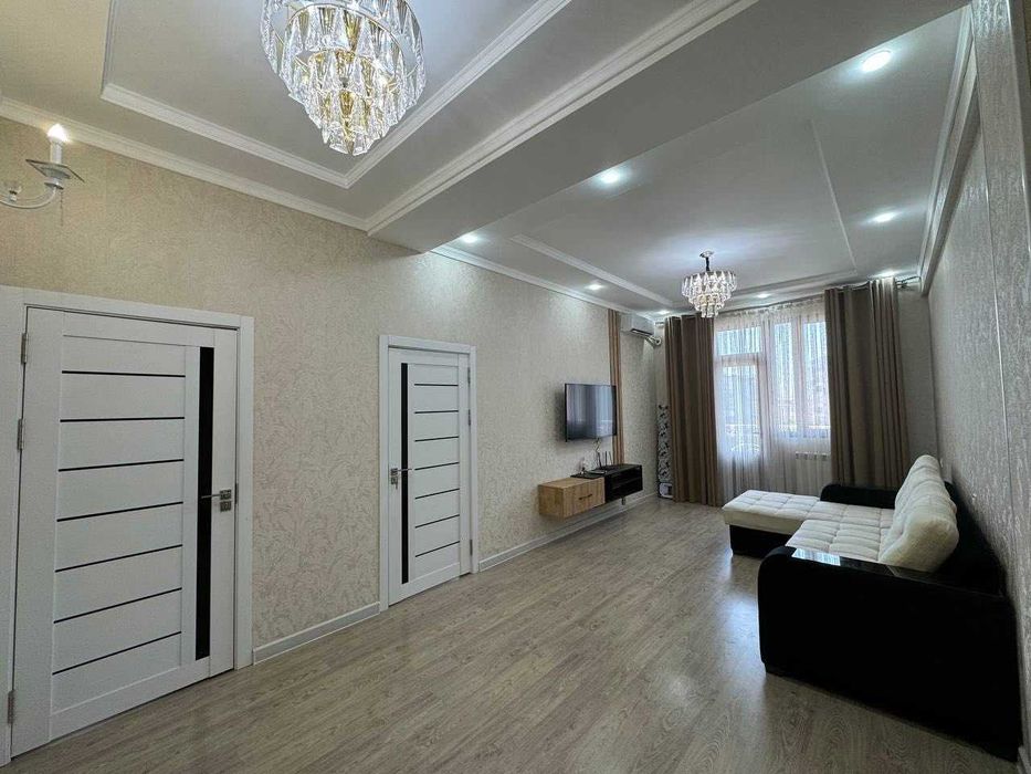 Сдается в аренду квартира на паркенском на против Эвос. 80кв 3х комнат