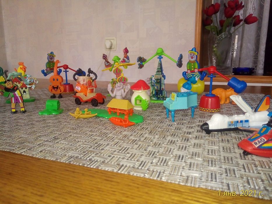 Игрушки киндер сюрприз