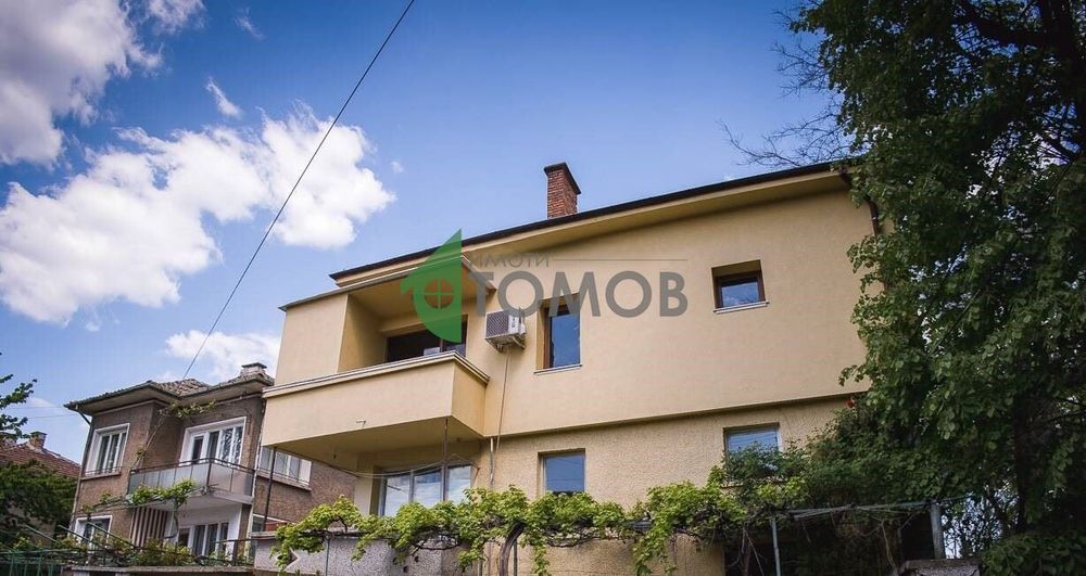 Напълно ремонтиран етаж от къща в кв. Самара 2