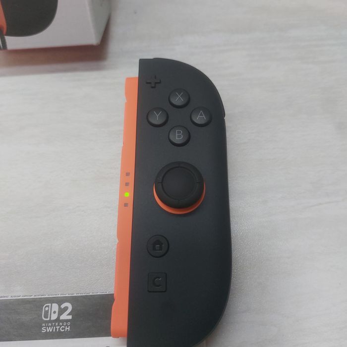 Оригинален Десен Контролер Joy-Con 2 за Nintendo Switch 2 (Light Red) • Пълен комплект с кутия