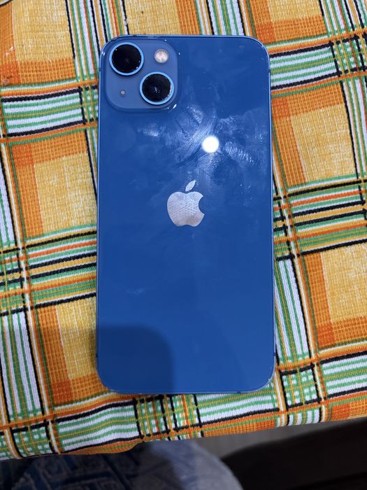 Продавам iphone 13