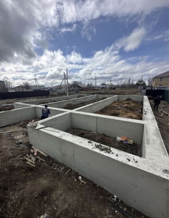 Бетон фундамент забор кармикс