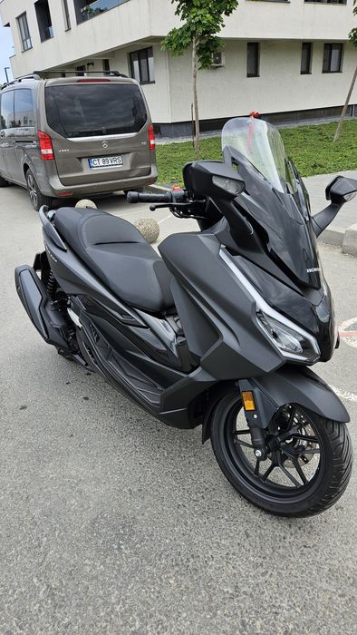 Honda Forza 350 (2023)încă in garanție!