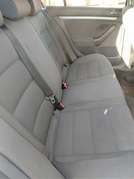 Golf 5 2.0 tdi.