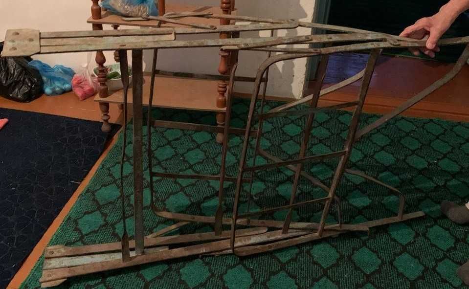 Продам одноместную металлическую раскладную кровать
