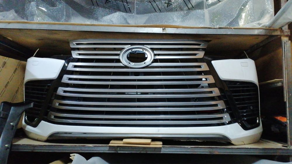 Бампер в сборе на Lexus 600