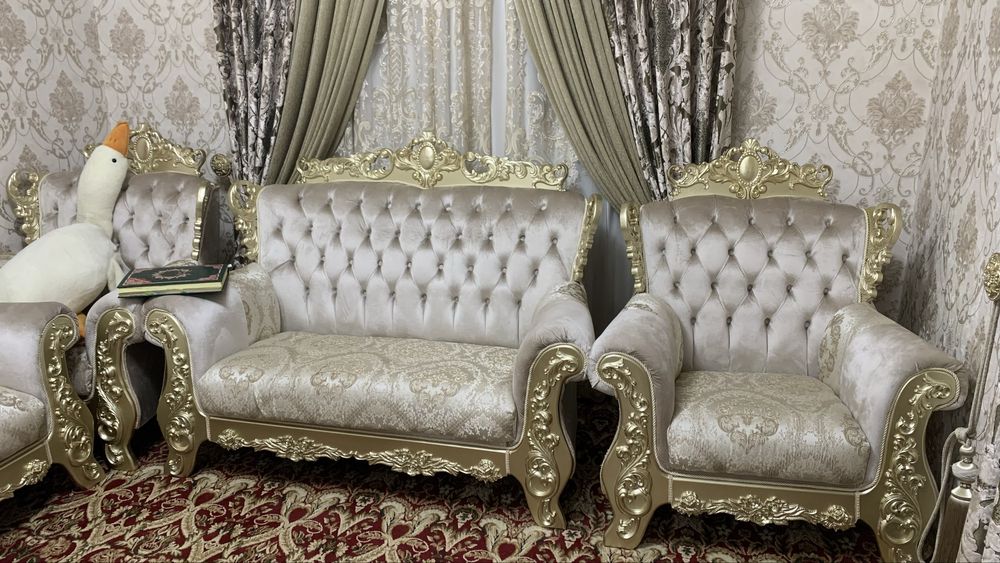 Divan kreslo yaxshi holatta