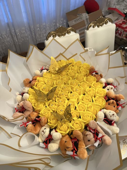 Vand buchete de trandafiri din sapun și  cu ursuleti