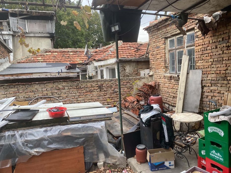 Къща с двор в гр. Варна– под Мол Варна