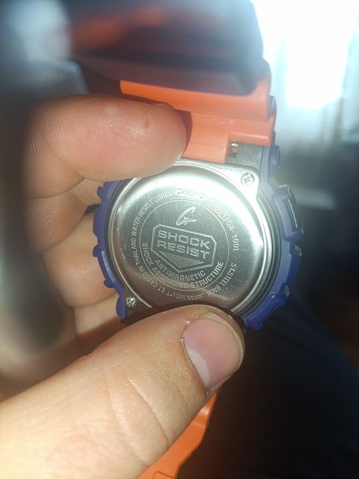 Продам часы Casio G-SHOCK GA-100L
