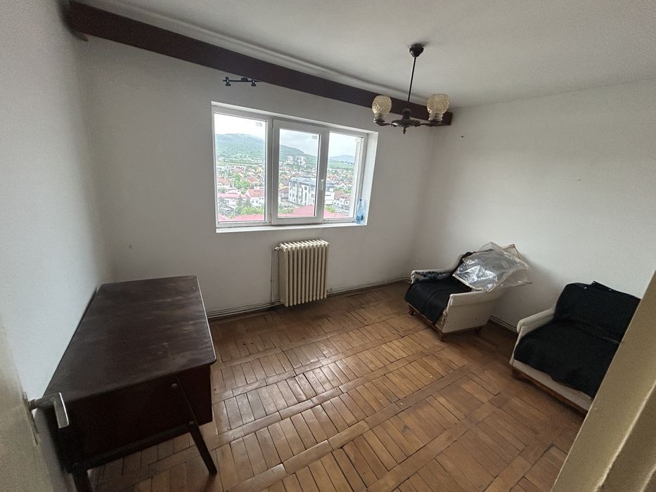 Apartament 4 camere zona Lama