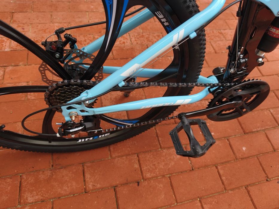 Bicicleta Nouă Cutie ,montain Bike 26 ,full suspensie, frâne disc, jante aluminiu,21 viteze
