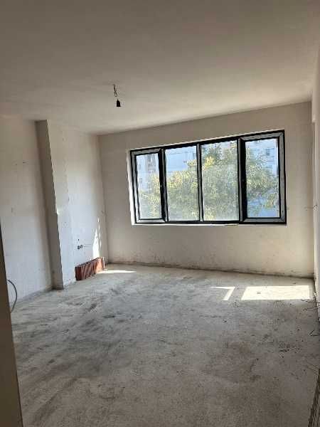 Продава се Тристаен апартамент в Пловдив, Център - 2300 кв.м за 74 €/кв.м - Снимка #3