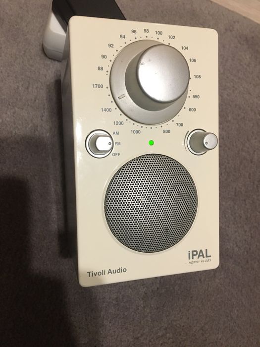 Radio Tivoli Audio iPAL by Henry Kloss