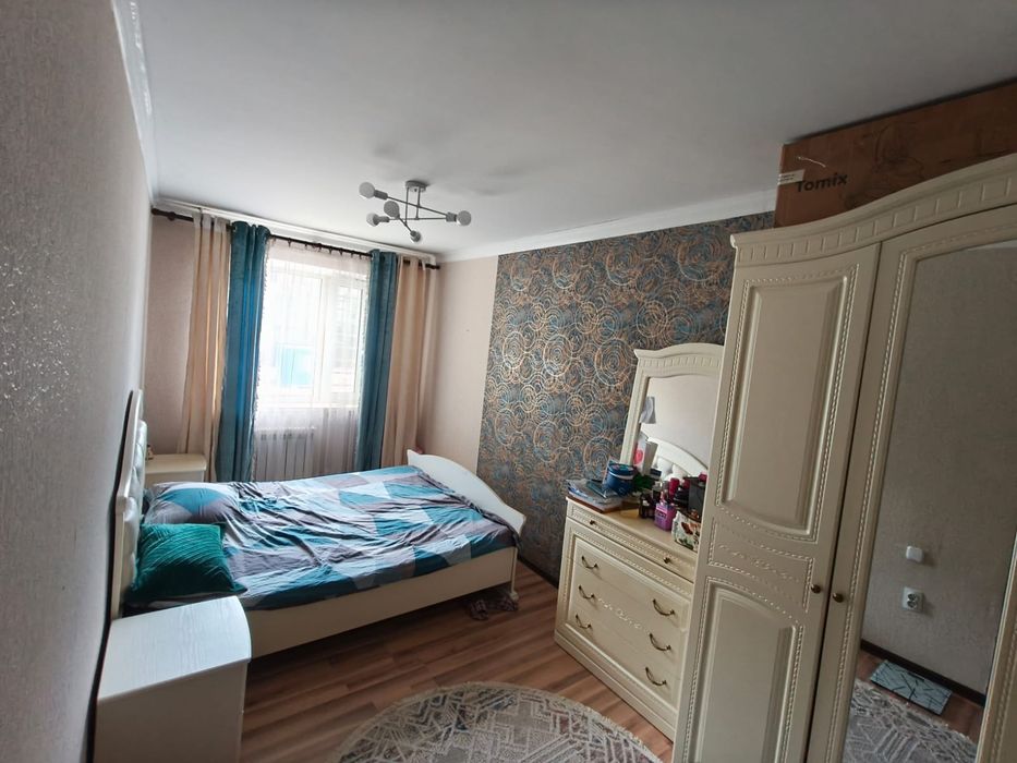 продам 3 комнатную квартиру 2 этаж