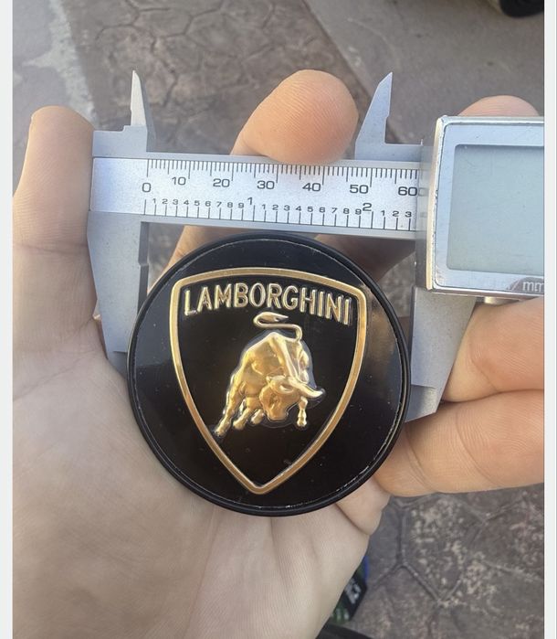 Capace  embleme centru centrale Jante roti Lamborghini Urus Huracan Aventador 470601147 Originale 100%