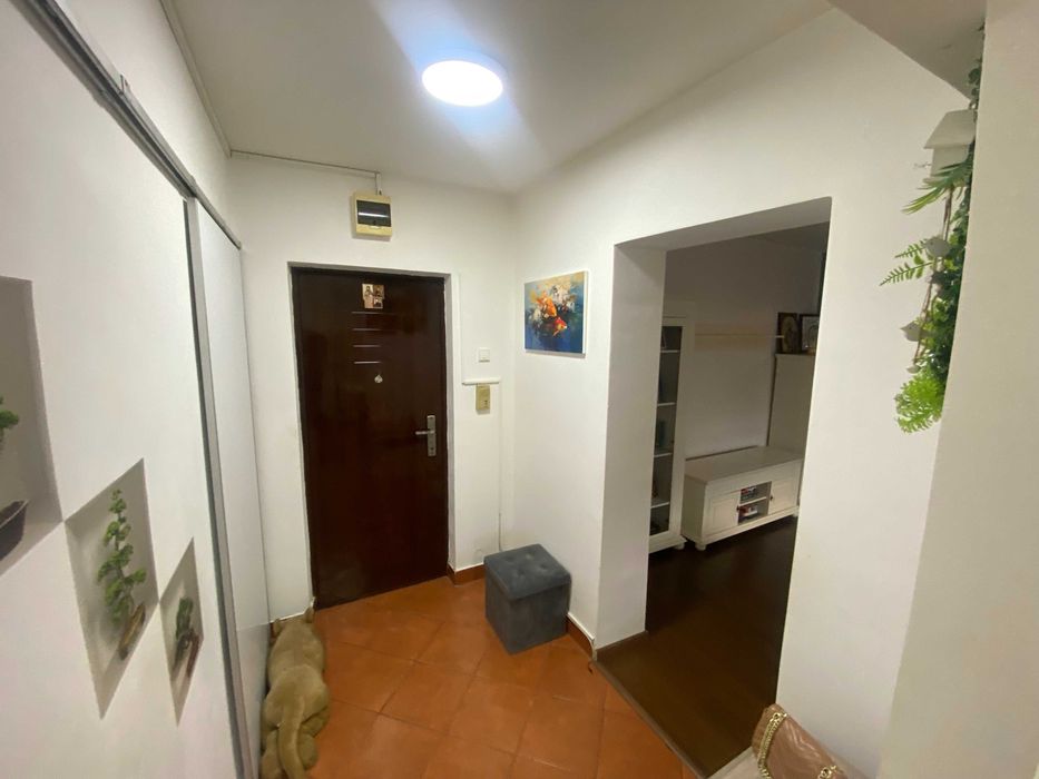 Vanzare apartament 2 camere