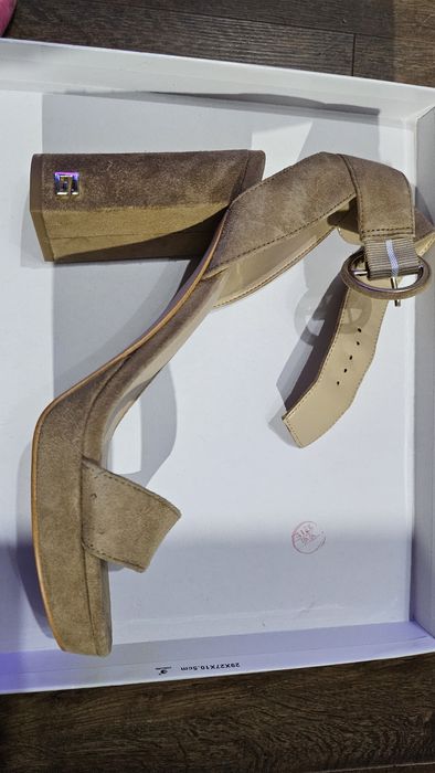 Дамски сандали GUESS