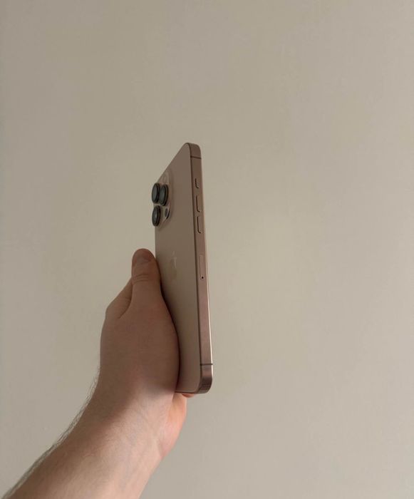 Vând iPhone 16 pro max