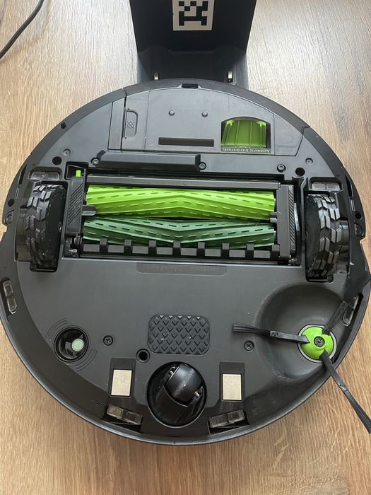 Irobot прохосмукачка с мокро почистване