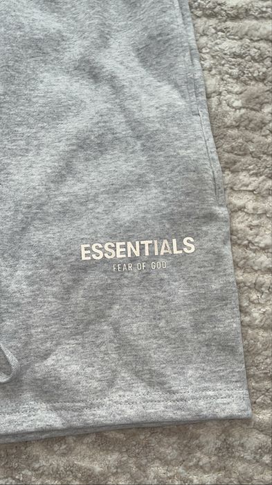 Pantaloni scurți Essentials