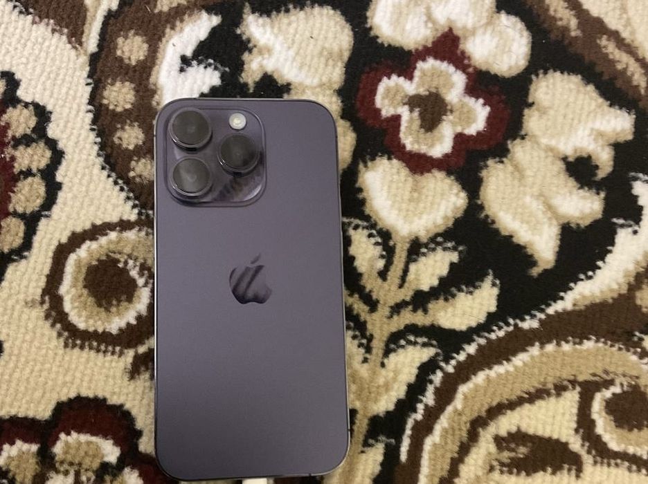 Iphone sotiladi.