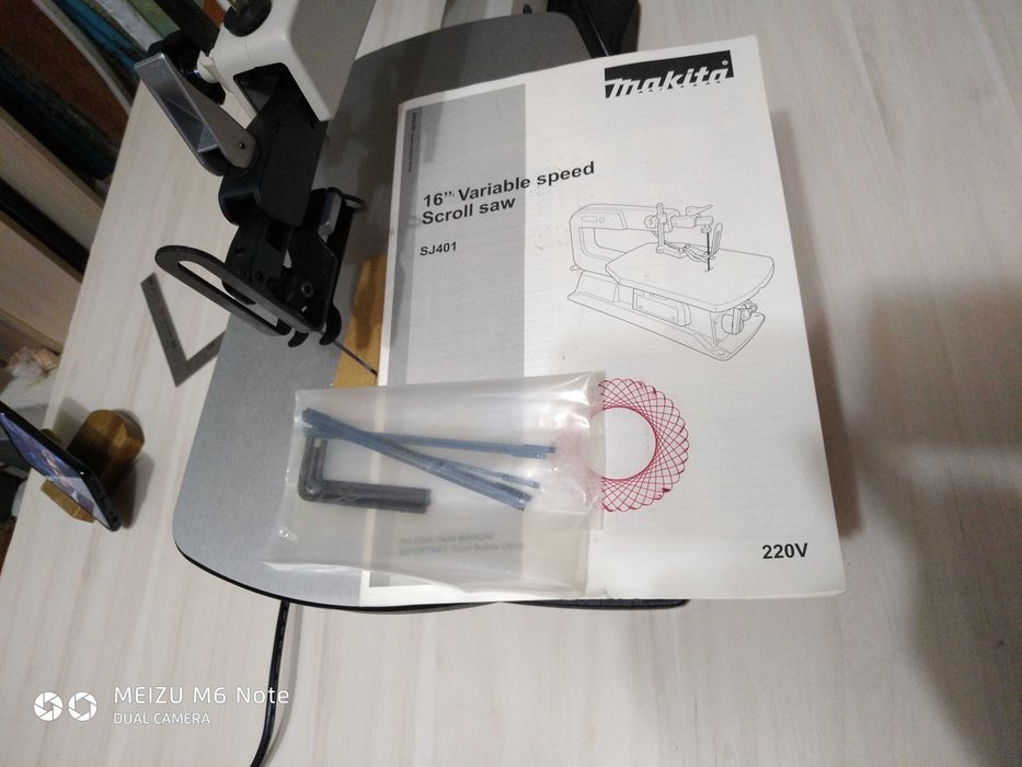 Электролобзик настольный Makita SJ 401