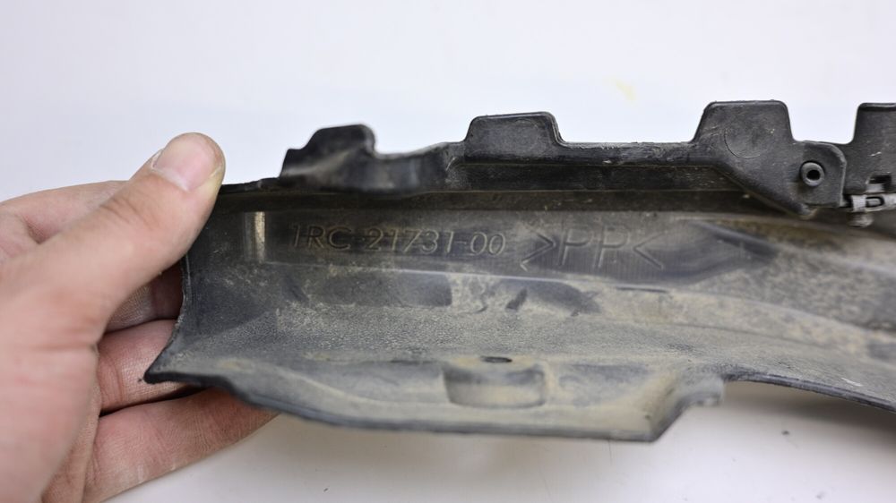 Carena Codita Spate Stanga Yamaha MT09 2014 - 2016