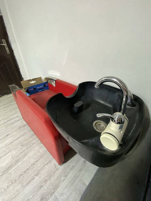 Стол для мастера волос