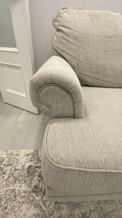 Продам диван Ashley в отличном состоянии