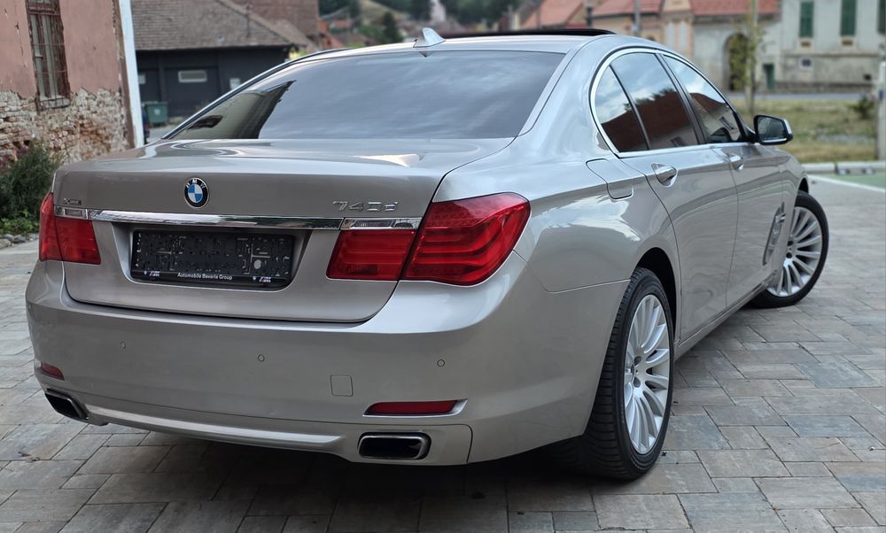 Bmw 740d x-drive 5 butoane 2011