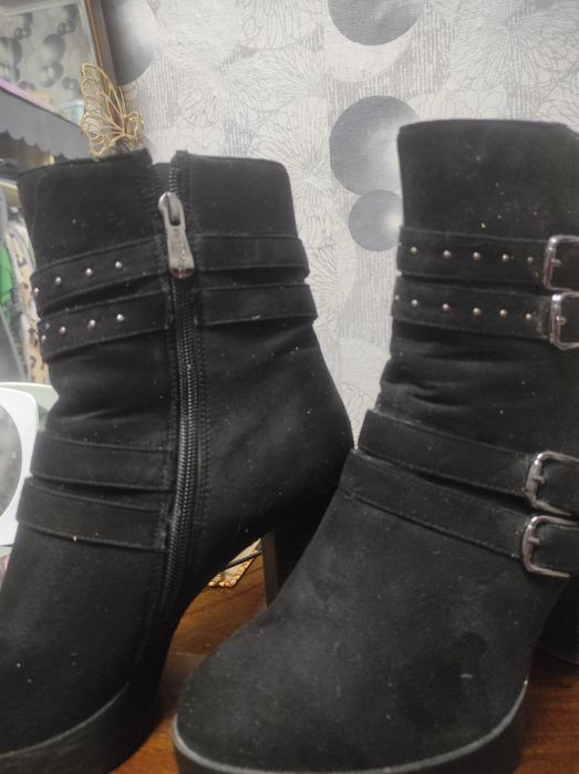 Продам ботинки весна-осень