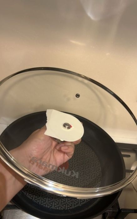 Продам крышку диаметр 28 см