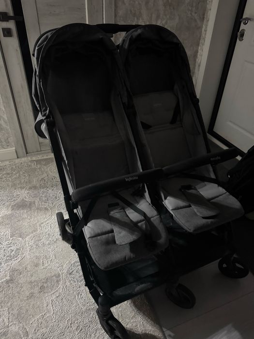 Коляска для двоих