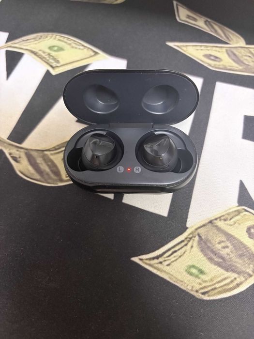 vand casti galaxy buds
