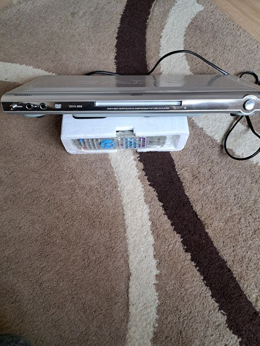 Чисто нов DVD player sаng