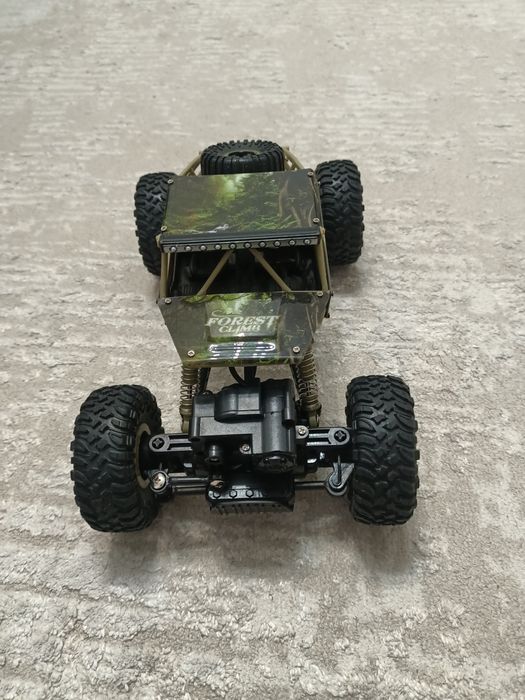 Машинка на пульте управления