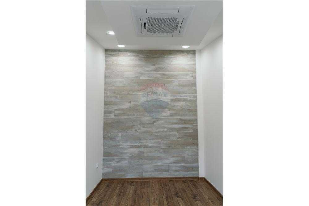 Продава се Офис в Шумен, Център - 134 кв.м за 1523 €/кв.м - Снимка #10