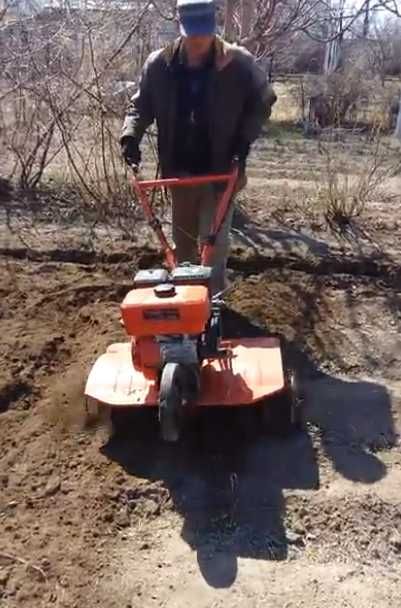 Вспашка и перекопка огорода мотоблоком