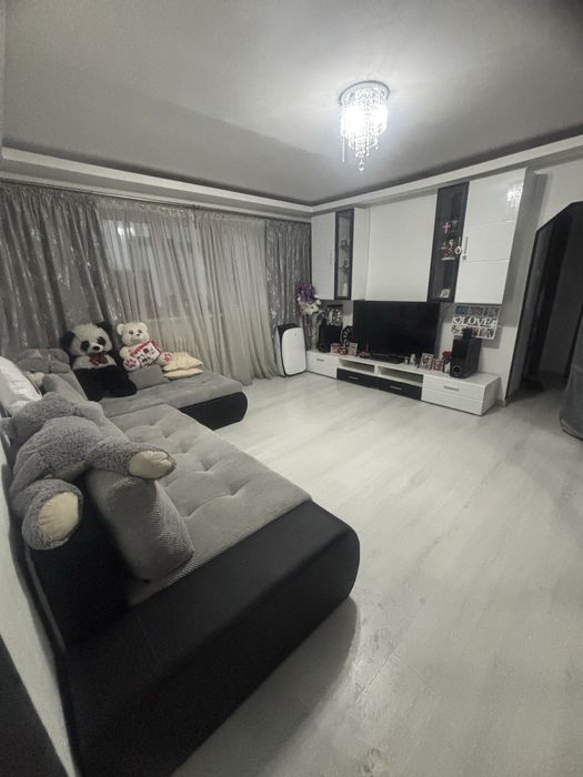 Inchiriez apartament