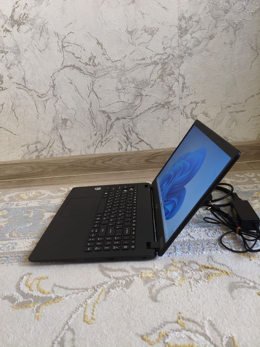 Ноутбук acer 512m2