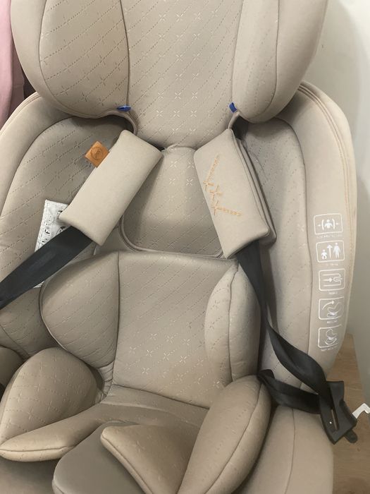 Столче за кола-Chipolino Лего ISOFIX 0-36 кг - Стол за кола 360 градуса