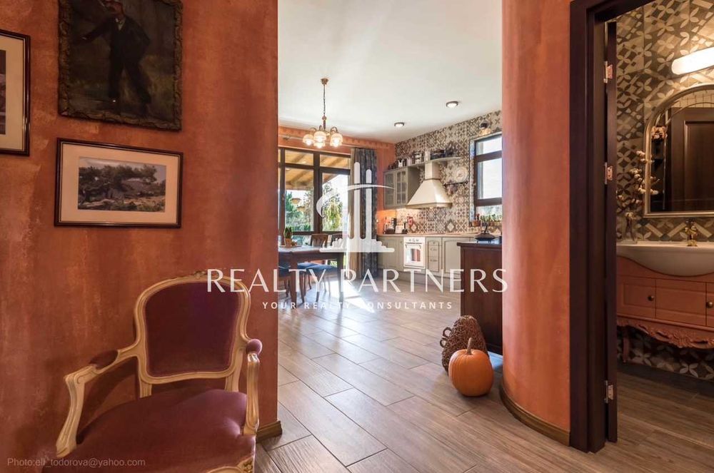 Къща с 5 спални и граж – с. Приселци, обл. Варна