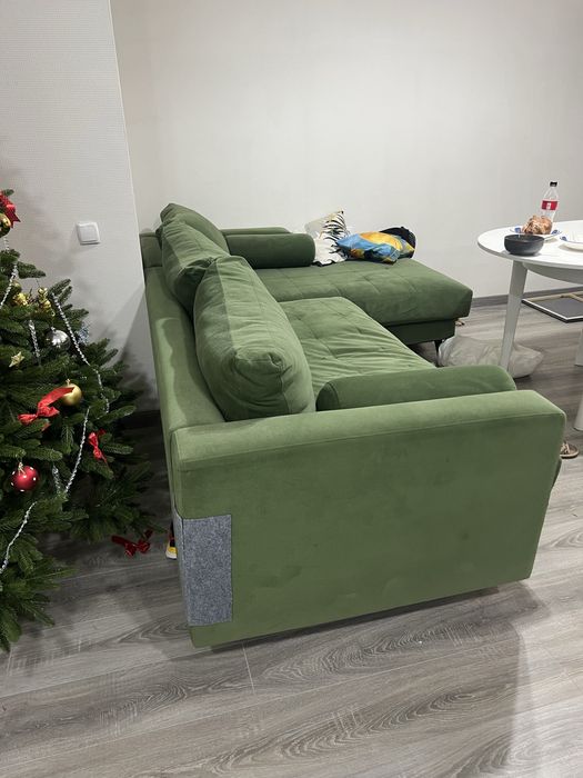 Отдаем  бесплатно диван